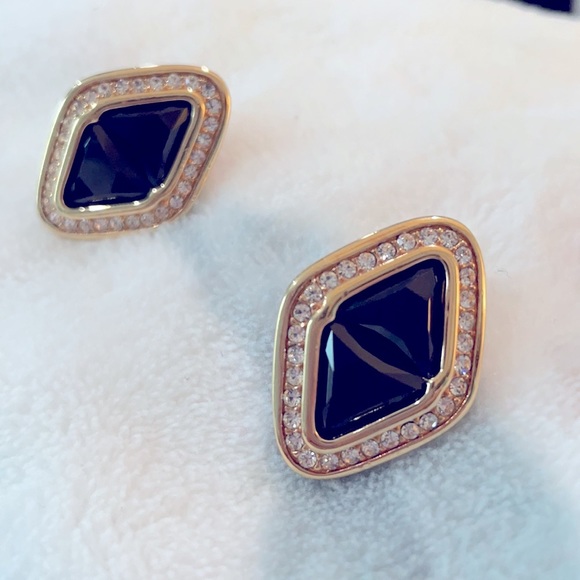 Gorgeous Swarovski Crystals  and Onyx Earrings - Picture 5 of 6